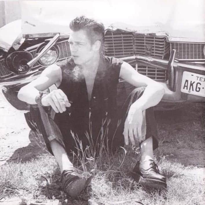 のインスタグラム：「Happy Birthday Paul Simonon, 64 today, proudly sporting Diano Gibsons 📷 Pennie Smith . #theoriginalcreeper #georgecox #madeinengland #paulsimonon #theclash #Diano #leadyourway」