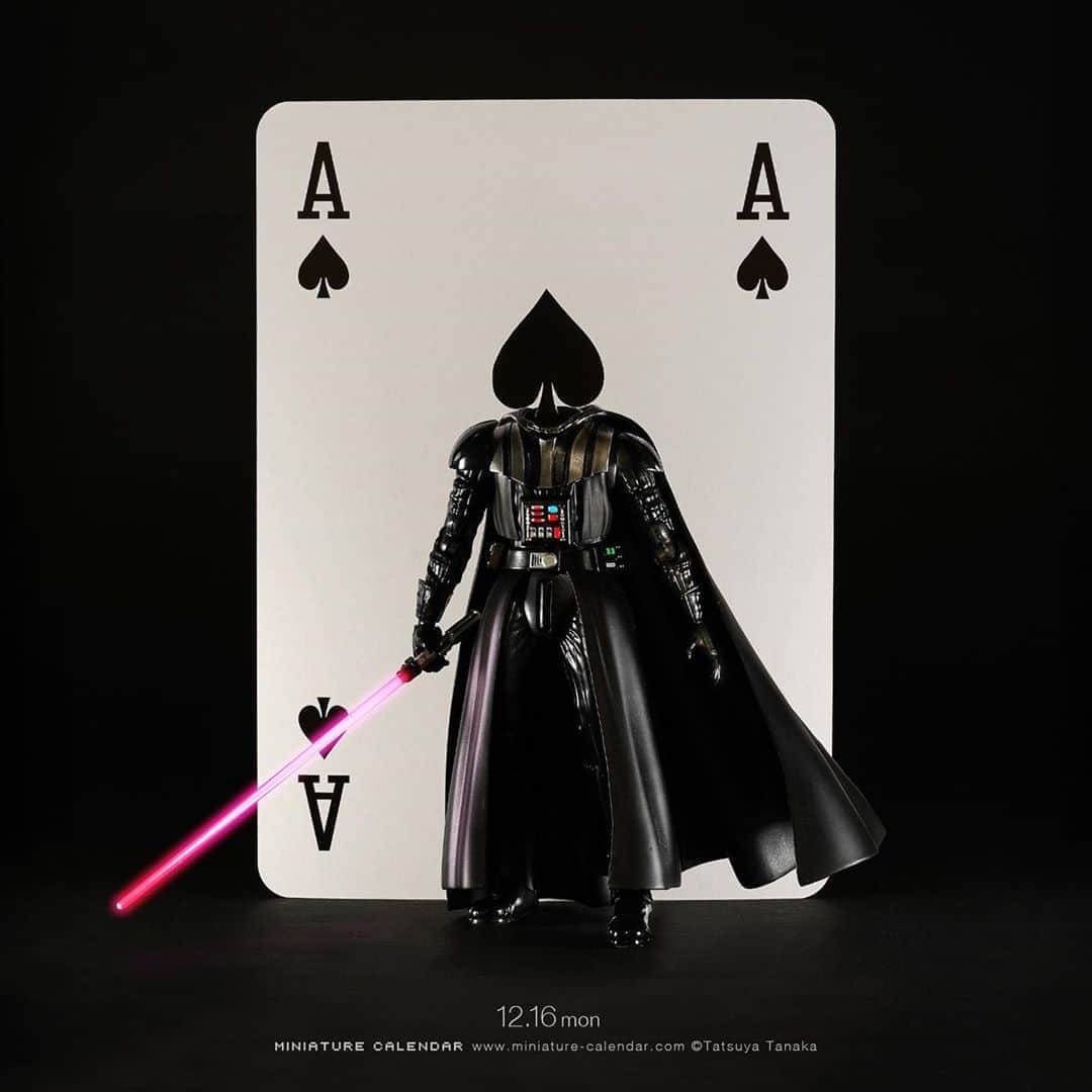 のインスタグラム：「. 12.16 mon “Dars-Pader” . ダースペイダー . #スペード #ダースベイダー #スターウォーズ #Spade #DarthVader #StarWars . ─────────────── 《Exhibition info》 . 【small MUJI vol.1“Miniature”】 11.8 fri - 2.29 sat at MUJI Kamppi Helsinki #smallMUJI #MUJIKamppiHelsinki . ─────────────── 《Coming Soon》 . 【微型展 2.0 台中站】 MINIATURE LIFE EXHIBITION2 in Taichung 12.20 fri - 3.1 sun 〈12.20 fri ,Signing Event!〉 at 台中文化部文化資產園區 國際展演館 #微型展 #田中達也微型展 . 【MINIATURE LIFE展 in 宮崎】 MINIATURE LIFE EXHIBITION in Miyazaki 12.27 fri - 1.8 wed at 宮崎山形屋 . 【MINIATURE LIFE展 in 千葉】 MINIATURE LIFE EXHIBITION in Chiba 12.28 sat - 1.8 wed at そごう千葉店 #MINIATURELIFE展 #ミニチュアライフ展 .」