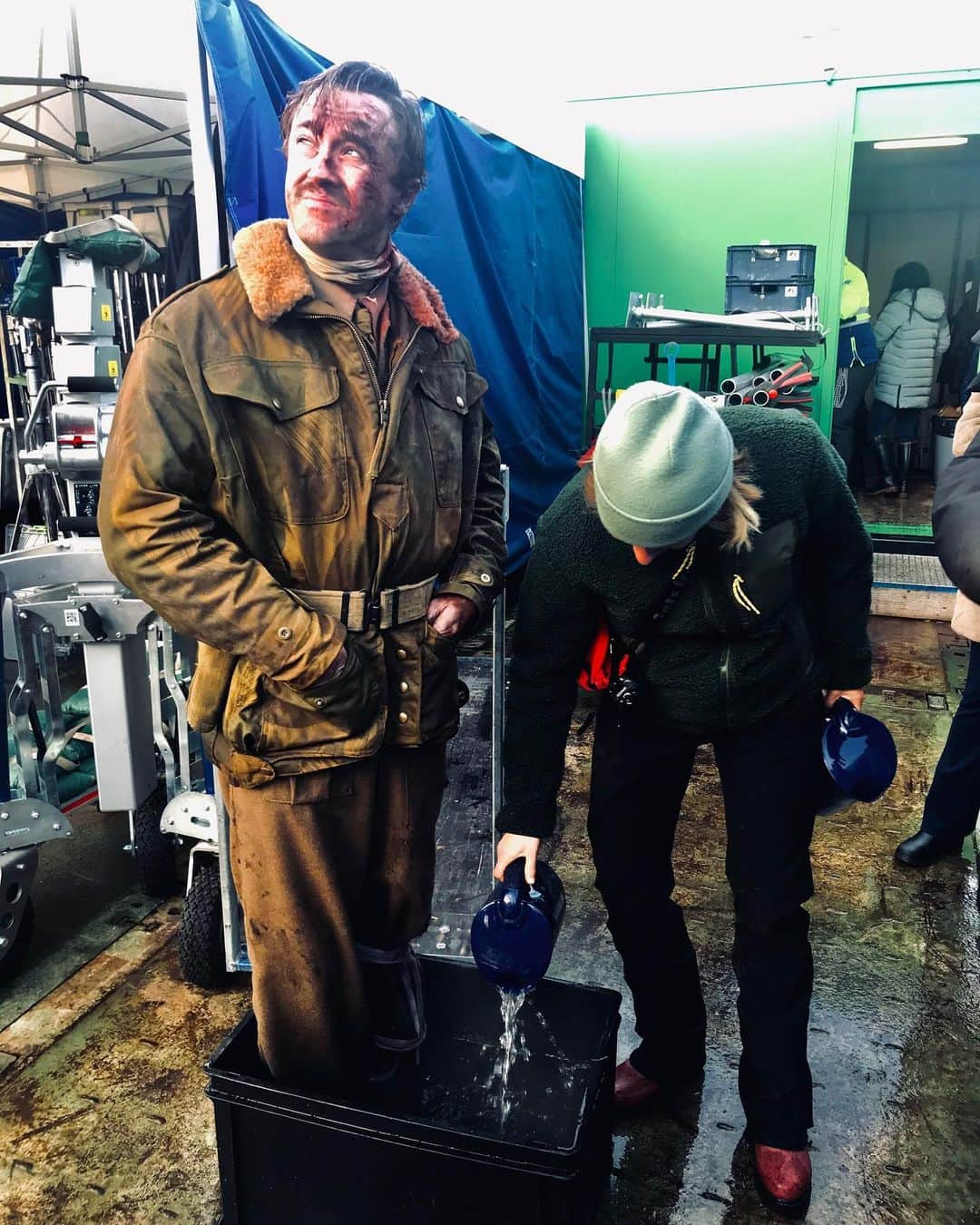 トム・フェルトンさんのインスタグラム写真 - (トム・フェルトンInstagram)「That’s a wrap for Captain Turner. Thanks to everyone who worked on the film. Especially those who kept us warm @deslagomdescheldefilm」12月15日 21時56分 - t22felton