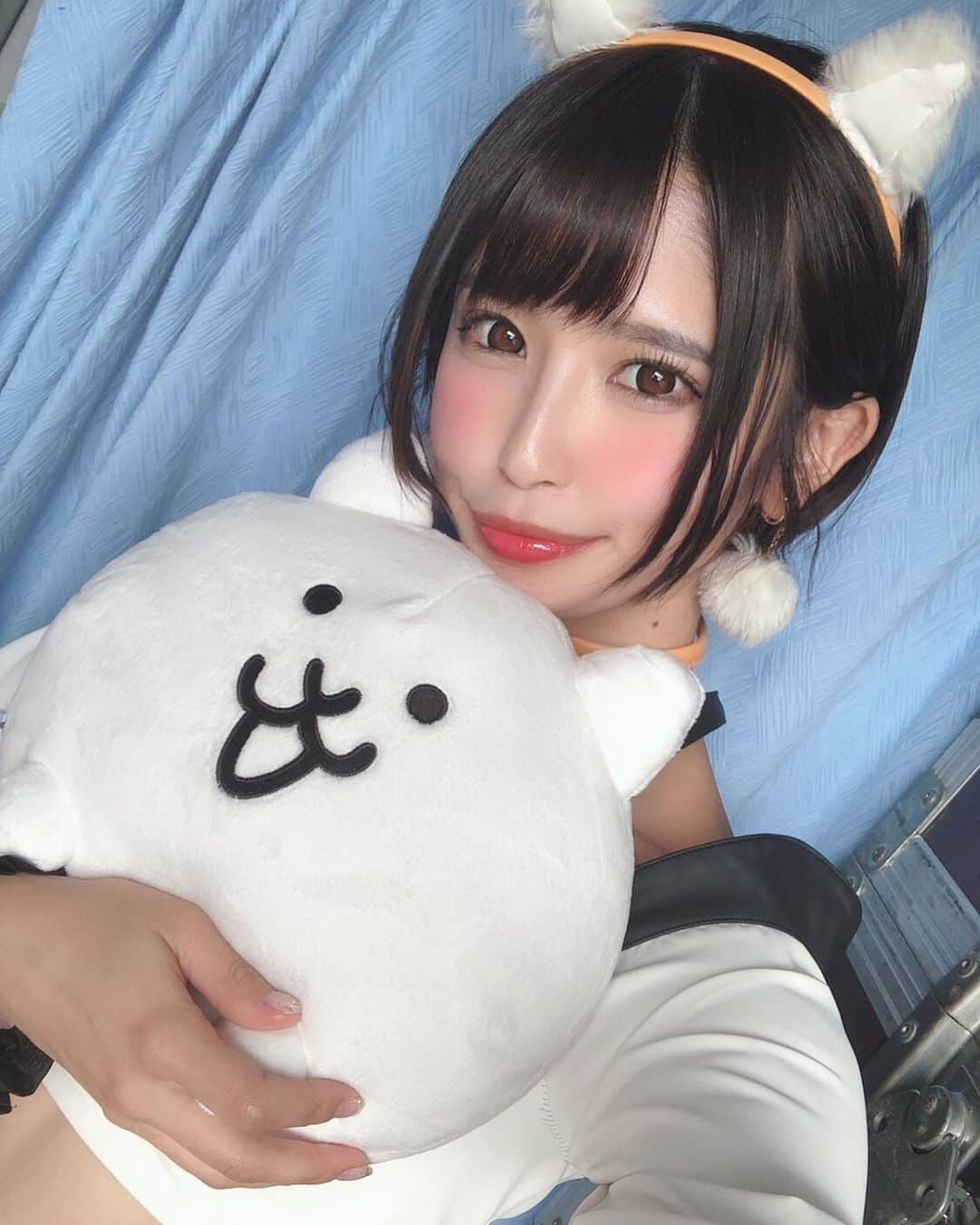 のインスタグラム：「でかにゃんこもらった🐈💕 かわええ☺️💕 . . . . . . . . . . .  #ショートカット#ショートカット女子 #にゃんこ#cat#neko#nekomimi #ネコミミ#にゃんこ大戦争#rq#レースクイーン#smile#followme#instagood#フォロー募集#フォロー歓迎#フォロワー募集中#l4l#粉我#팔로우환영#팔로미#친구해요#오오티디#셀카그램#自撮り#selfie#自撮り界隈#toms#tomsracing」