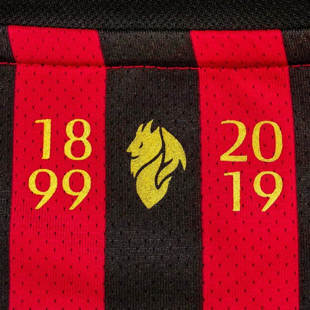 ACミランさんのインスタグラム写真 - (ACミランInstagram)「😍 Our special jersey for a special day! 🔴⚫ #Passion120 #SempreMilan #MilanSassuolo」12月15日 22時10分 - acmilan
