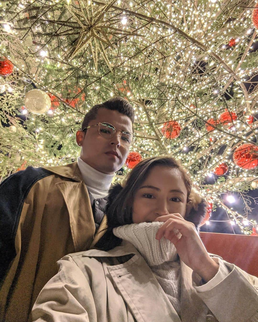 Julia Castroさんのインスタグラム写真 - (Julia CastroInstagram)「大好きな場所でクリスマスデートしてきた🌛 今年もここに来れて嬉しい。 皆んなクリスマスの予定はどんな感じ？🎄🎄🎄 . #JULIDY #christmas #date #christmastree #yokohama  #minatomirai  #winter #photography #couple #relationship #pixelで撮影 #冬 #googleのスマホ #teampixel #pixel #冬服 #写真 #クリスマス #クリスマスツリー #クリスマスデート #ファッション #カメラ #ここはどこでしょう」12月15日 22時14分 - julia.c.0209