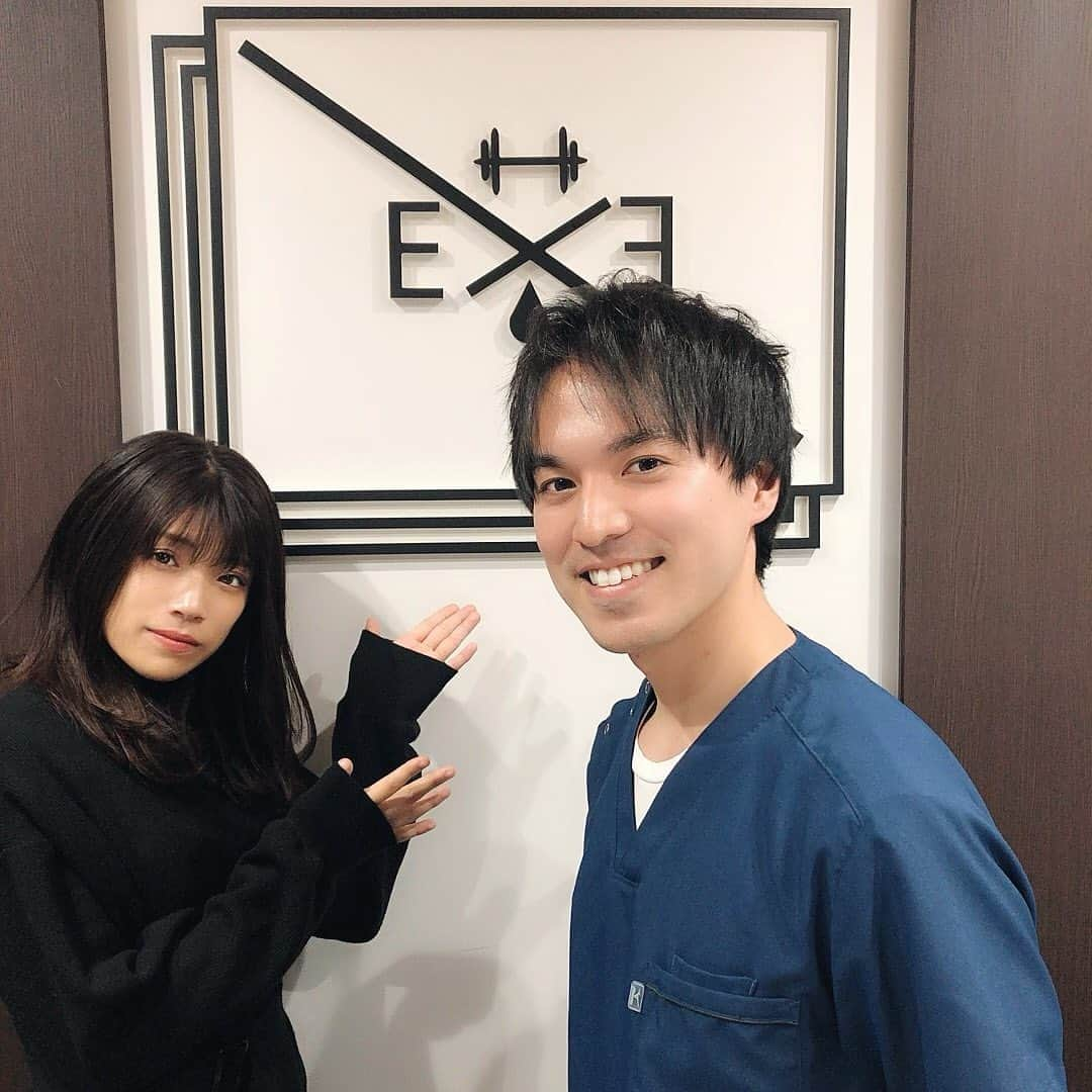 福山あさきさんのインスタグラム写真 - (福山あさきInstagram)「. . 最近肩こりとお肌の調子がイマイチだったので😭 先日駒沢大学駅にあるEXE鍼灸整体院に行ってきました！( @shozushima_takahiro ) . 左右の顔のバランスを整えてもらってから鍼をして頂きました！至福の時間でした〜💓 . 次の日はイベントだったんだけどお肌の調子が戻って…🥺 . 本当に行ってよかったです！ ありがとうございました✨ . . #EXE鍼灸整体院 #世田谷整体 #美容鍼 #小顔矯正 #整顔 #小顔 #リフトアップ #acupuncture」12月15日 22時24分 - fukuyama_asaki