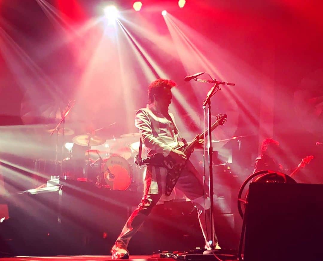 布袋寅泰さんのインスタグラム写真 - (布袋寅泰Instagram)「Thank you Fukuoka ⚡️ 今夜君と会えたことを忘れない。ありがとう！福岡のみんな。#布袋寅泰　#福岡サンパレス　#hotei #rick #guitar」12月15日 22時33分 - hotei_official