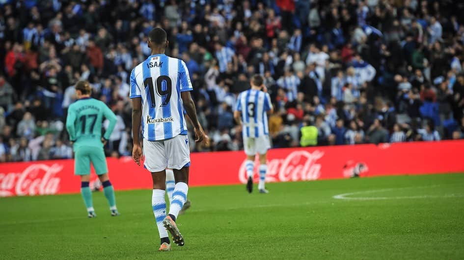 アレクサンデル・イサクさんのインスタグラム写真 - (アレクサンデル・イサクInstagram)「Very good performance last night from the team. Lets end this year in the best way! 🔵⚪️ @realsociedad」12月15日 22時44分 - alex_isak