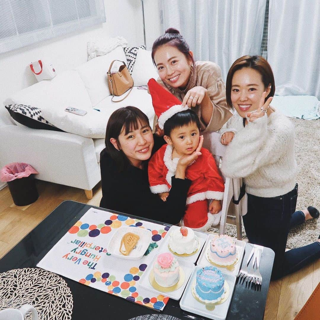 鈴木あやさんのインスタグラム写真 - (鈴木あやInstagram)「親友ちゃんとクリスマス会🎄❤️﻿ ﻿ たのしかった🥺✨﻿ 最近ケーキ買うときは見ためも楽しめてちゃんと美味しい @dolcemaririsa ばっかり🍰💕﻿ ﻿ #xmas #cake #🎅」12月15日 22時40分 - techitechiaya