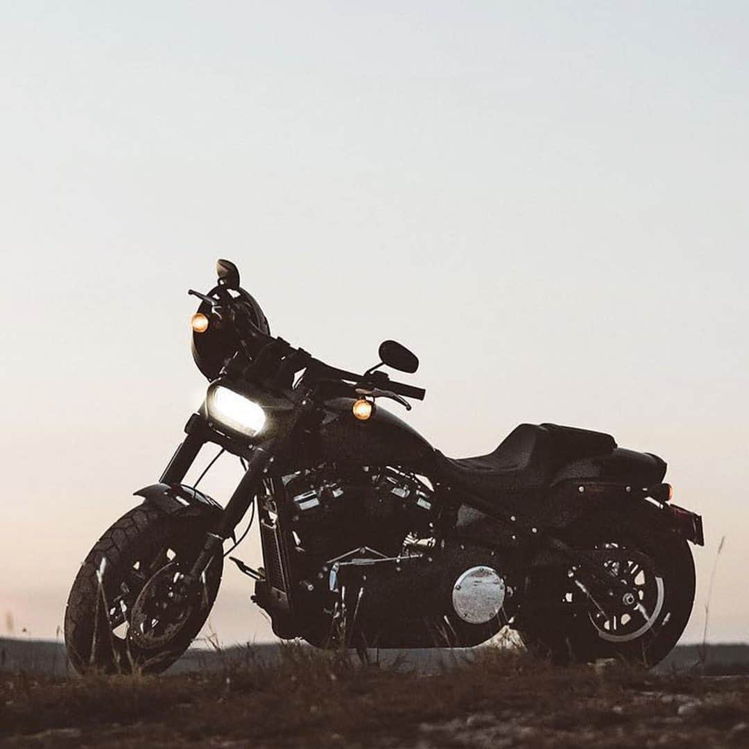 Harley-Davidson Japanさんのインスタグラム写真 - (Harley-Davidson JapanInstagram)「一年を振り返る旅。#ハーレー #harley #ハーレーダビッドソン #harleydavidson #バイク #bike #オートバイ #motorcycle #ファットボブ #fatbob #fxfbs #ソフテイル #softail #ミルウォーキーエイト #milwaukeeeight #旅 #journey #ツーリング #touring #2019 #自由 #freedom」12月15日 22時48分 - harleydavidsonjapan