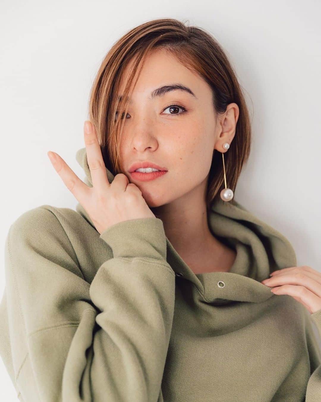 ダンシーシャノン美沙のインスタグラム：「Happiness is enjoying little things in life🧡 小さな幸せを感じよう🙃後のこと前のこと考えず今に集中する✨その時目の前にいる人や、目の前の食事、一緒に時を過ごせる事、起きてる事全てが巡り合わせで奇跡。沢山感じてなんでもない日でも思った時に感謝を伝えよう。」