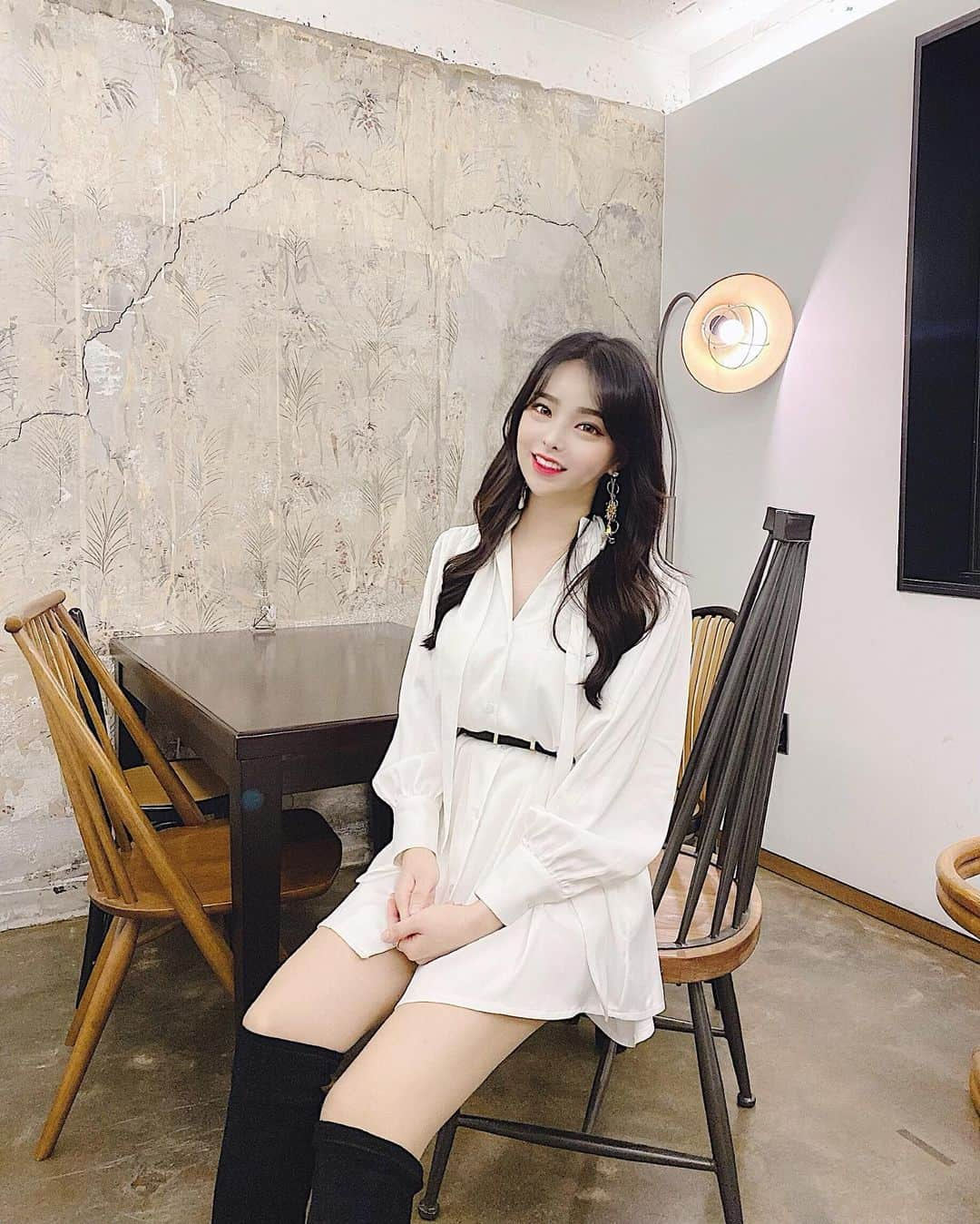 ダユンさんのインスタグラム写真 - (ダユンInstagram)「요즘 #ootd  춥다고 편하게만 입었는데 요즘은 예쁘게 꾸미고 다닐려고 노력중 . . . #에이블리 #다윤데일리룩 @ably_official」12月15日 23時12分 - 2__yun__2