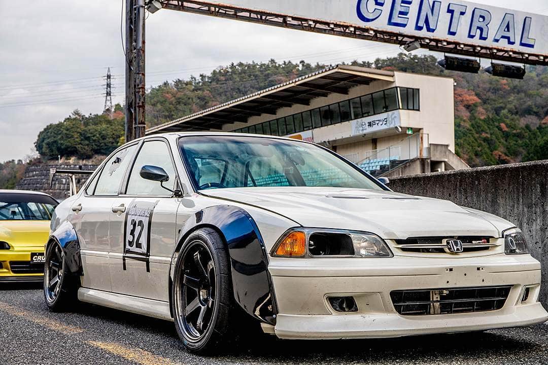 のインスタグラム：「_ YELLOW DRAGON Honda CL1 TORNEO EURO R _ Shot on Dec-15 2019 "HONDA VTEC ONE MAKE RACE Rd.5" at Central Circuit (Hyogo, Japan) _ owner: @yujiataokachocoball photo: @mistbahn _ _ JP) 2019年12月15日 セントラルサーキット、ゼロファイターさん主催「HONDA VTEC ONE MAKE RACE」。 _ _ #hondavteconemakerace #zerofighterautocustom #centralcircuit #セントラルサーキット #yellowdragon #hondatorneo #torneo #トルネオ #ホンダトルネオ #hondaccord #ホンダアコード #accord #cl1 #tsx #acuratsx #hondatorneoeuror #hondaaccordeuror #euror #kseries #k20a #k20 #kswapped #osakajdm #kanjo #kanjostyle #kanjozoku #timeattack #timeattackjapan #CTAC #hondasontrack」