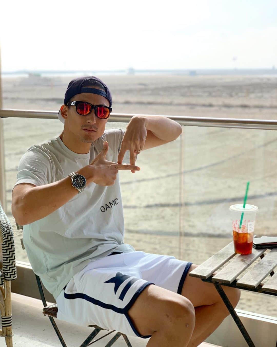 都倉賢のインスタグラム：「From LA🇺🇸 「知らない」「知ろうとしない」ではなく「知る」「知ろうとする」と言った行動しないと見えてこない景色の価値の重要性を「知る」事が出来る日々に感謝しかない！！！ さてさてLAは朝の8時。今日も頑張ってくぞ💪💪💪日本の皆さんはおやすみなさーい💤  #返り咲きカウントダウン」
