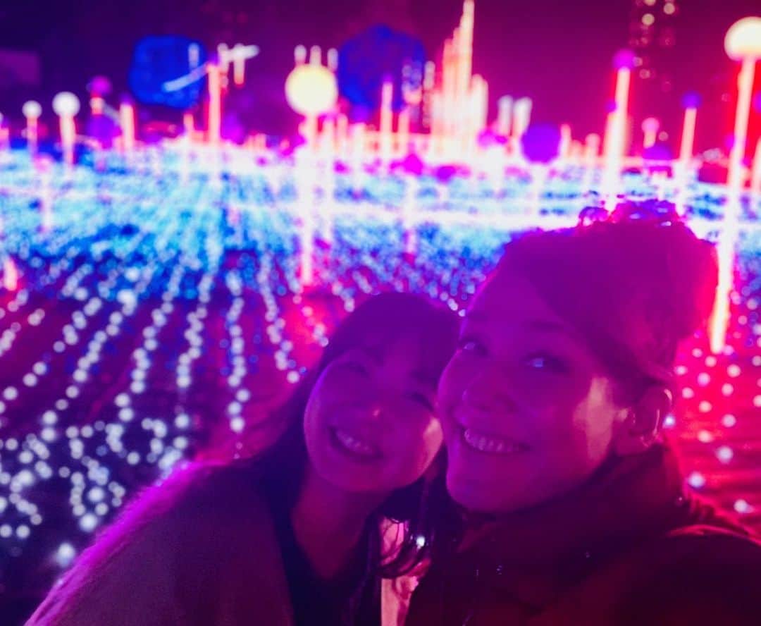 阿部洋子さんのインスタグラム写真 - (阿部洋子Instagram)「🎄 LiLiCoさんとデートでした～ 笑いすぎた😋 #東京ミッドタウン  #xmas  #illumination  #tokyo  #roppongi」12月16日 2時43分 - hirocoring
