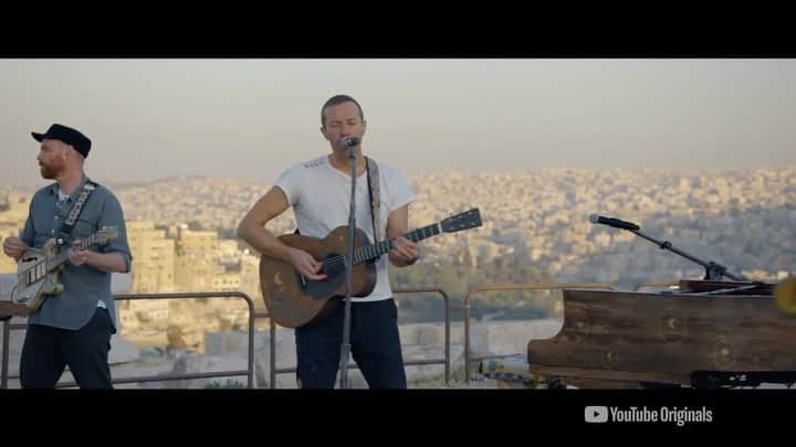 Coldplayのインスタグラム：「Guns Live In Jordan From the new album, #EverydayLife Watch the full song on @youtube 🌙☀️」
