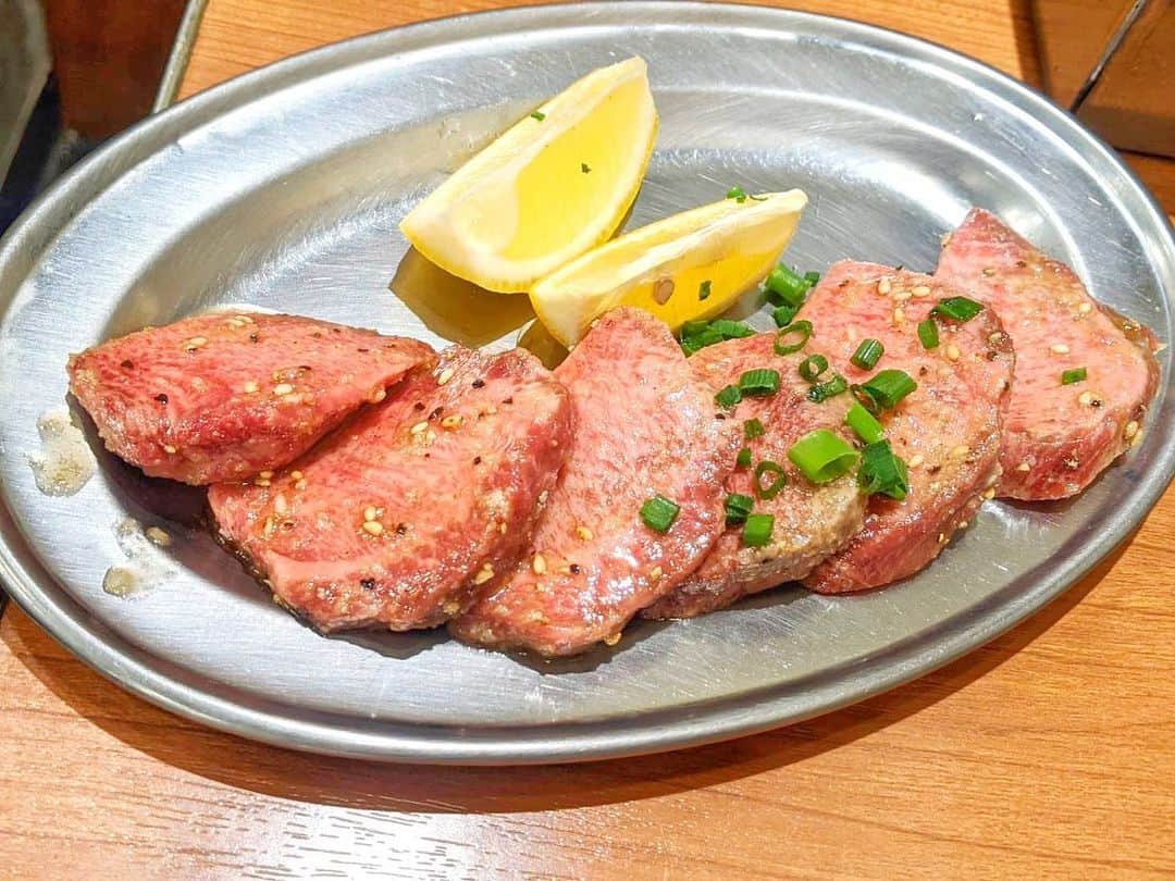 楠みゆうさんのインスタグラム写真 - (楠みゆうInstagram)「ふたごのポテトサラダ﻿ だいすき﻿ あんまり行かないけど﻿ お肉も美味しいね🌜﻿ ﻿ ﻿ ﻿ ⚠︎男性からのコメント.dmいらないです﻿ 送ってきた人ブロックします」12月16日 3時26分 - miyuu_yuzuriha