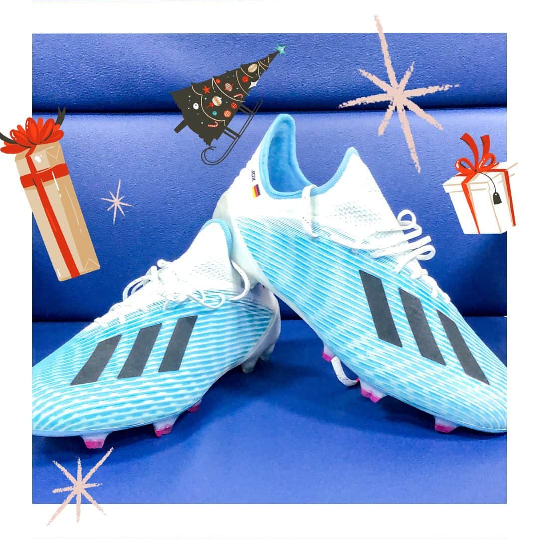 ユリアン・ドラクスラーさんのインスタグラム写真 - (ユリアン・ドラクスラーInstagram)「Notre troisième cadeau de Noël est une de mes paires de chaussures adidas. Comme toujours soyez parmi les 💯 premiers com et taguez 2 amis. Nous annoncerons le gagnant dans la story IG de mardi. N'oubliez pas d'activer les notif pour ne pas rater le dernier cadeau! 😎 // An unserem 3. Advents Drop könnt ihr, mit ein bisschen Glück, ein Paar unterschriebene adidas Fußballschuhe von mir kriegen. Seid, wie immer unter den ersten 💯 Kommentaren, markiert zwei Freunde 🤙🏽 Am Dienstag seht ihr in der Story, ob ihr es geschafft habt 😎// On our third holiday drop you can get a signed pair of my adidas shoes. As always be among the first 💯 comments and @ two friends. We will announce the winner in an IG story on Tuesday. Don’t forget to turn on notifications so you don’t miss the last edition 😎 • • • #icicestparis #christmas #giveaway #allezpsg #paris #paname #jdx」12月16日 4時06分 - draxlerofficial