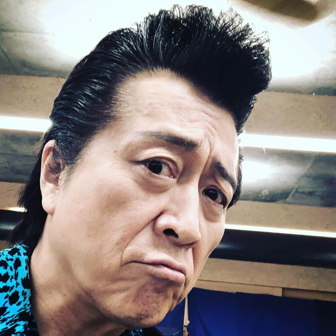 高橋ジョージさんのインスタグラム写真 - (高橋ジョージInstagram)「プロになって38年なるけど幼稚園のクリスマスコンサートは初めて。最高に楽しかった！最高に可愛いかった。ラストは良い子の皆んなをステージ上げて一緒に歌った！　#白菊幼稚園 #クリスマスコンサート #高橋ジョージ  #ロッケンロール #ロード #愛的故事上集  #リーゼント #greaser #pomade #kindergarten #tokyokids  #xmasparty2019🎄 #mylove #renon #mydaughter #callme #givemeemall」12月16日 4時21分 - george_toraburyu