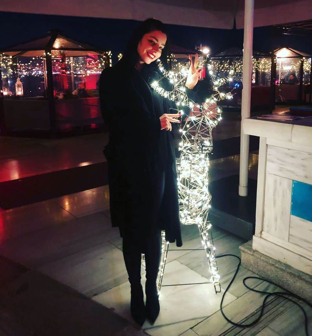 Merve Boluğurのインスタグラム：「Geyik muhabbeti」