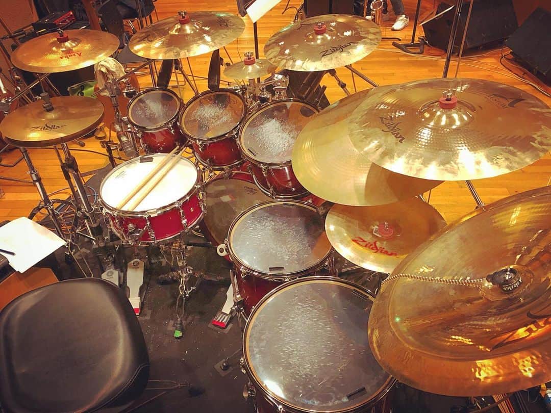 坂東慧のインスタグラム：「T-SQUARE猛練習2日目🔥 #tsquare #rehearsal #yamahadrums #zildjiancymbals #zildjiansticks #aspr #westone #cympad」