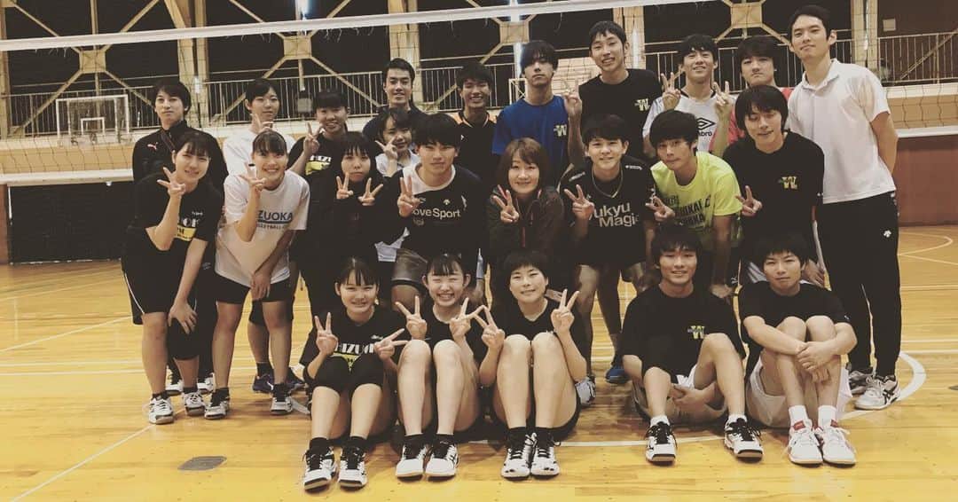佐野優子のインスタグラム：「. 静岡西高等学校へ🏐 . 素直な生徒さん達でした◟̆◞̆ ❁ . ありがとうございました。 . #静岡西高校 #バレーボール部 #男子バレー部 #女子バレー部　の悩み #わかるよわかる」