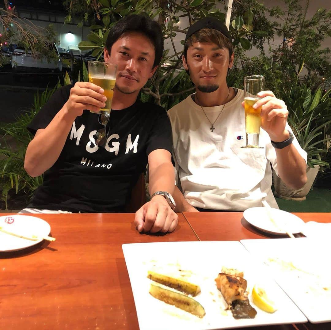 松下建太さんのインスタグラム写真 - (松下建太Instagram)「ハワイで光と飯ー！！ お好み焼きなう！ 昔話はいいよねーーー #伊藤光  #明徳義塾 #横浜DeNAベイスターズ #正捕手 #甚六パシフィック」12月16日 14時55分 - l.matsuken