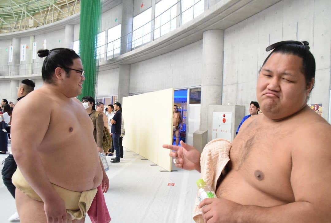 日本相撲協会さんのインスタグラム写真 - (日本相撲協会Instagram)「昨日で冬巡業は終了となります。 1月場所の番付発表は12/24です。  冬巡業もたくさんのご来場・ご声援、誠にありがとうございました！ ﻿ ﻿ @sumokyokai #大相撲 #sumo #相撲  #冬巡業 #沖縄 #力士 #お相撲さん #japanlife #ilovejapan #sumowrestlers #japanculture #うるま市 #鶴竜 #松鳳山 #竜電 #千代丸 #錦木」12月16日 15時20分 - sumokyokai