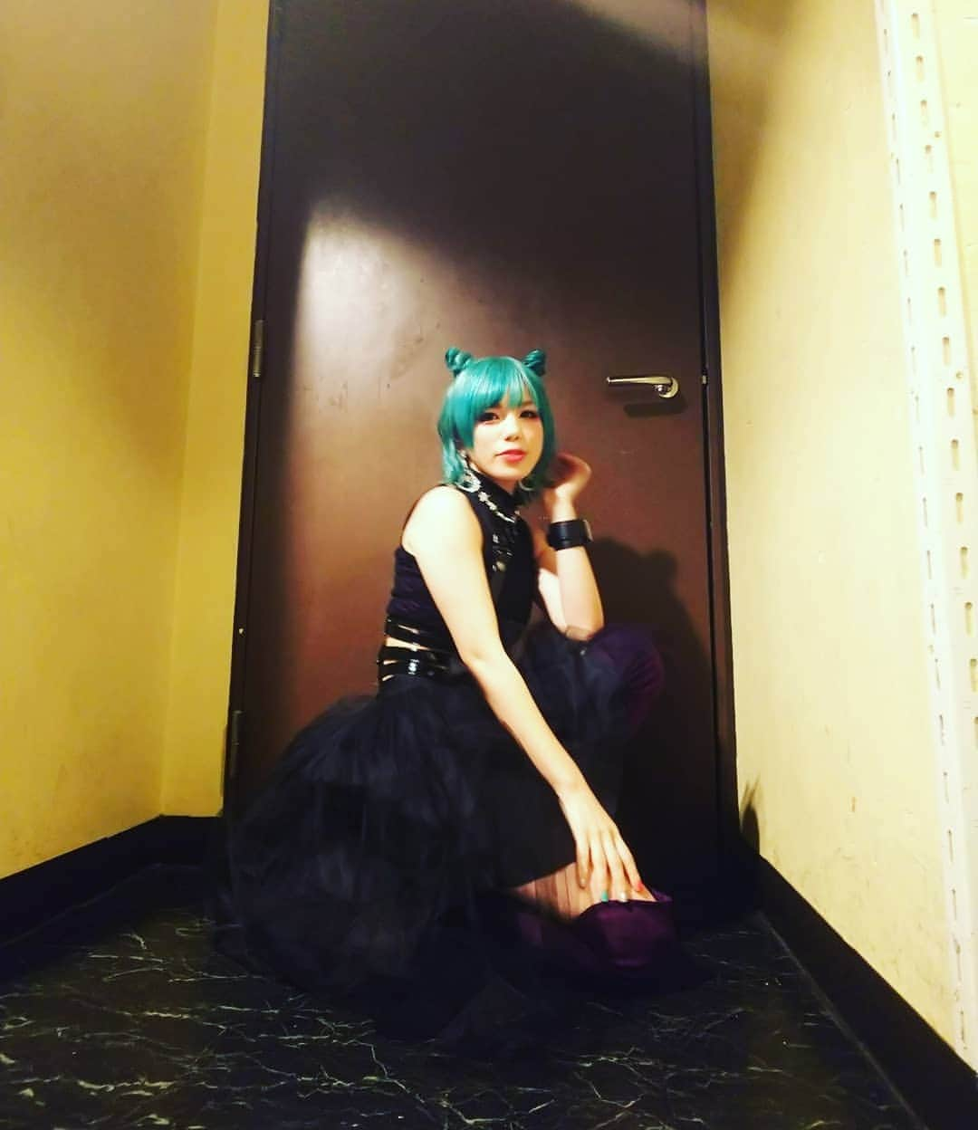 Machicoさんのインスタグラム写真 - (MachicoInstagram)「12/14@渋谷duo MUSIC EXCHANGE Machico Live 2019 ｢Symphonic Session｣ : 本編の衣装はゴシックでロックも可愛いも叶えてもらいました😈♥️ 後ろの背骨っぽいデザインわかるかなあ？？？🦴 髪、サプライズで緑色にしたんだあ💚 : #Machico #ワンマン #緑髪」12月16日 15時37分 - machico_3s25