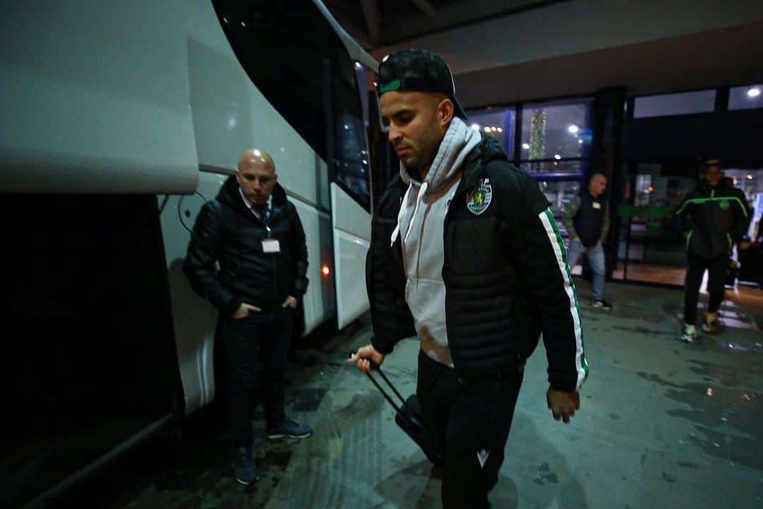 ヘセ・ロドリゲスさんのインスタグラム写真 - (ヘセ・ロドリゲスInstagram)「Focused✌🏽🤙🏽⚽️」12月16日 7時28分 - jeserodriguez10