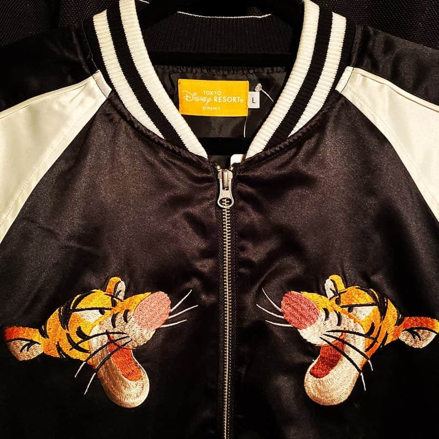 JULIANさんのインスタグラム写真 - (JULIANInstagram)「Tigger🐯 @tokyodisneyresort_official  #TDL #TDS #DISNEY #tokyodisneyland  #disneyland #disneysea #disneygram  #Tigger #ティガー　#くまのプーさん  #ティガースカジャン #ティガーコーデ #東京ディズニーランド  #東京ディズニーシー  #東京ディズニーリゾート  #ディズニーランド #ディズニーシー  #ディズニー　#ディズニー好き  #ディズニーコーデ #ディズニーグッズ  #ディズニーお土産 #ディズニー好きな人と繋がりたい  #モデル #ファッションモデル  #撮影モデル　#メンズモデル  #お洒落さんと繋がりたい  #インフルエンサー」12月16日 7時32分 - julian_official_jp