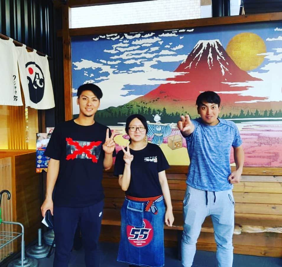 小郷裕哉さんのインスタグラム写真 - (小郷裕哉Instagram)「. 台湾ウィンターリーグ総括  #外野手キツキツ　 #大学の先輩　神戸さん #V奪shとはならず。けど一位通過　同級生 #高校の同級生　逢澤崚介 #大学時代の球友 #海老釣り #富士山55  体重維持 #NPBチームRED  チームの雰囲気も良くて 野球、野球以外の面でも良い経験になりました。  来年以降に必ずつなげたいと思います。  オフシーズンも頑張ります！  #台湾 #ウィンターリーグ2019 #しぇいしぇい」12月16日 7時41分 - ogoh.51