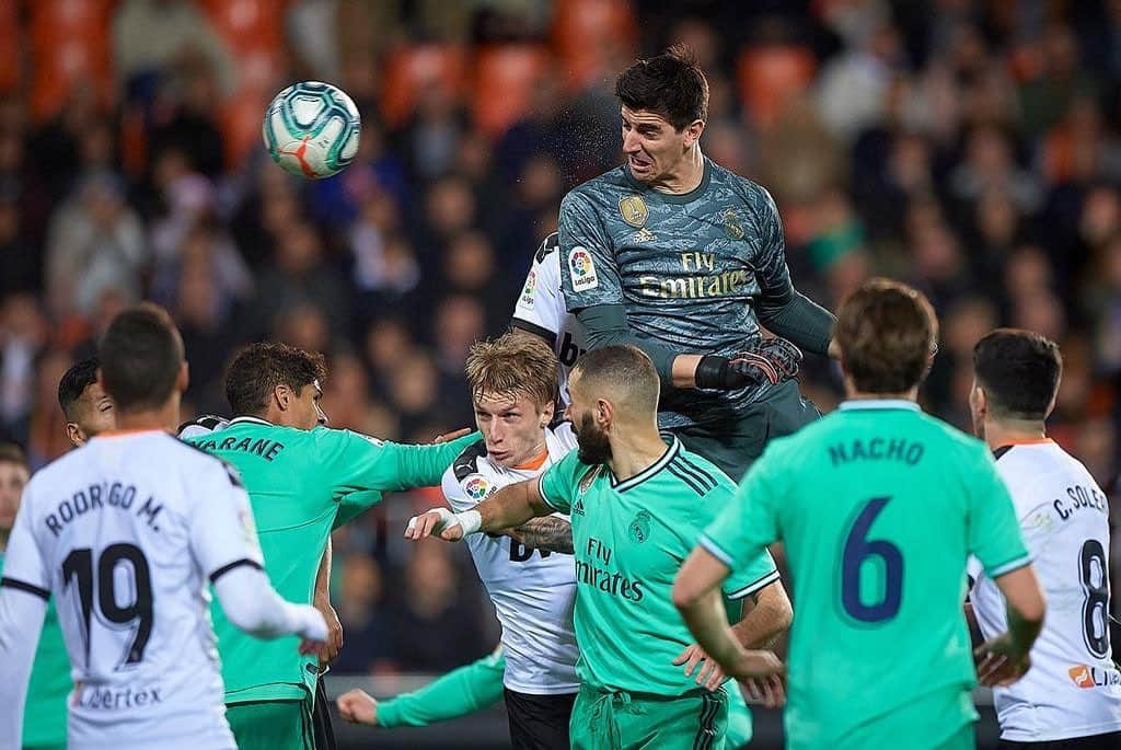 ティボ・クルトゥワのインスタグラム：「Hasta el final!!! #VamosReal 💪🏻🙌🏻⚽ #HalaMadrid」