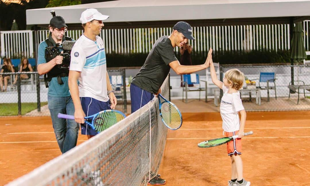 ケビン・アンダーソンさんのインスタグラム写真 - (ケビン・アンダーソンInstagram)「A huge thank you to everyone who made our 3rd #CourtsideCause possible yesterday! To all the players, Michael Kosta, Boca Grove, the event team, the volunteers and ball kids, sponsors, donors, attendees and especially my wife @kelseyoanderson, you all played a huge part in helping us raise much-needed money for @firstserveusa, Dezzy’s Second Chance Animal Rescue and @oceanconservancy. Thank you all 🙏 📸: @jacquicole」12月16日 8時15分 - kandersonatp