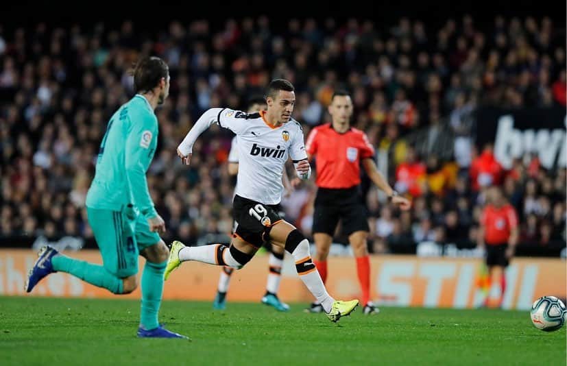 ロドリゴ・モレノ・マチャドのインスタグラム：「⚽️ Amunt Valencia 🦇 ¡El trabajo continúa!」