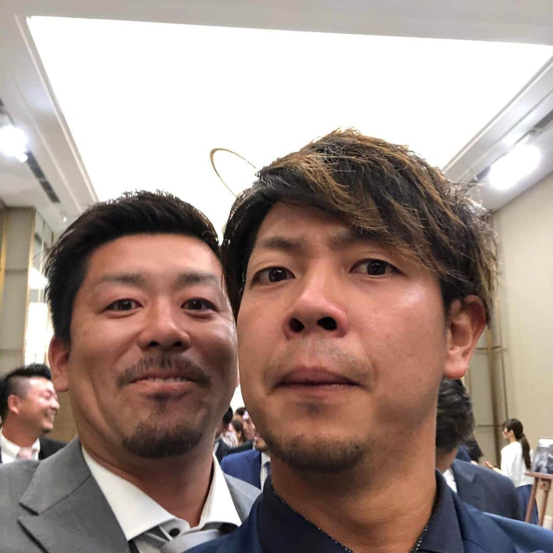 黒羽根利規さんのインスタグラム写真 - (黒羽根利規Instagram)「昨日はカジの結婚式🤵 いい式だったなー😭 カジ、おめでとー😍 #梶谷隆幸 #荒波翔 #石川雄洋 #武山慎吾 #高崎健太郎 #宮崎敏郎 #戸柱恭孝 #白崎浩之 #西森将司 #赤堀大智 #松下一郎 #渡邊雄貴 #高森勇気 #山崎まさや #黒羽根利規」12月16日 10時02分 - toshiki_k42