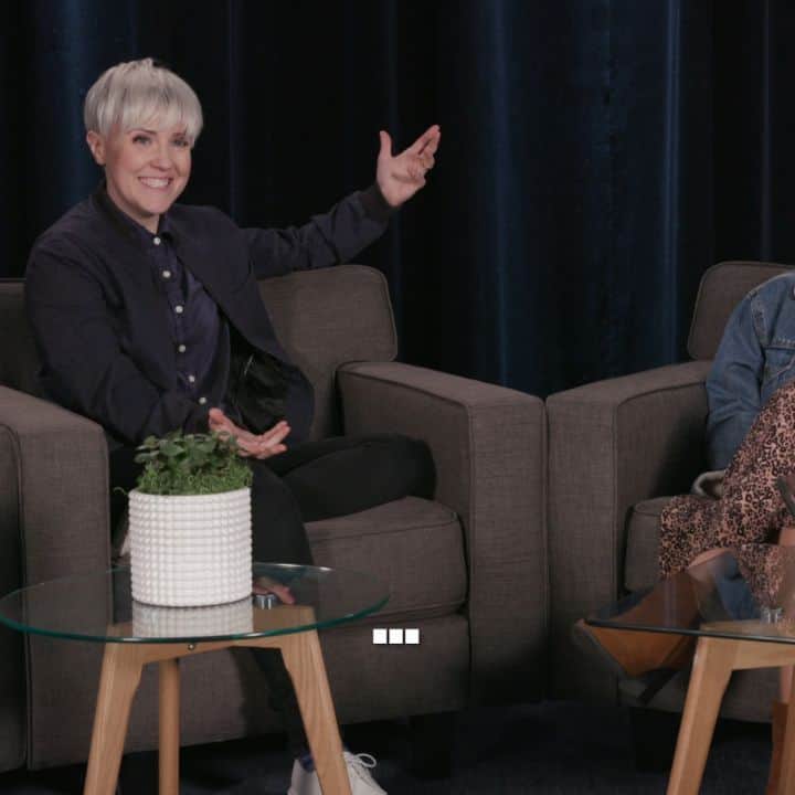 ハナー・ハートのインスタグラム：「I'm going to test your chemistry ... by playing this nameless game...? YouTube.com/Harto for more 🤩」