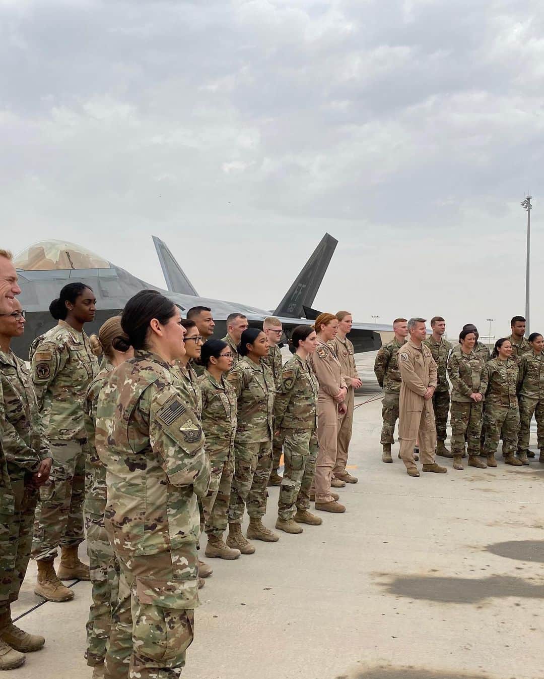イヴァンカ・トランプさんのインスタグラム写真 - (イヴァンカ・トランプInstagram)「It was an honor to visit Al-Udeid Air Base, the largest U.S. military installation in the Middle East, to thank the brave men and women who keep America safe.  Aim High, Fly-Fight-Win! God bless you and Merry Christmas!」12月16日 10時44分 - ivankatrump