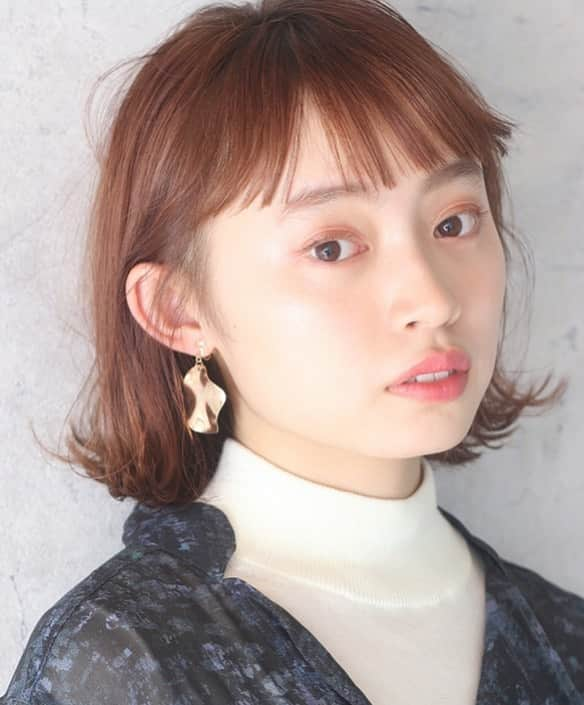 bangsのインスタグラム：「styling：@megumim15 salon：BEAUTRIUM GINZA . . . ご予約：050-5871-6572 . . . #bangstokyo #美容室 #美容師 #おしゃれ #サロン #髪型 #ヘアカタログ #トレンドヘアー #ginza #銀座 #ショート #ショートヘア #ボブヘアアレンジ #ボブヘア #ミディアム #ミディアムヘア #サロモ #ヘアアレンジ #アレンジ」