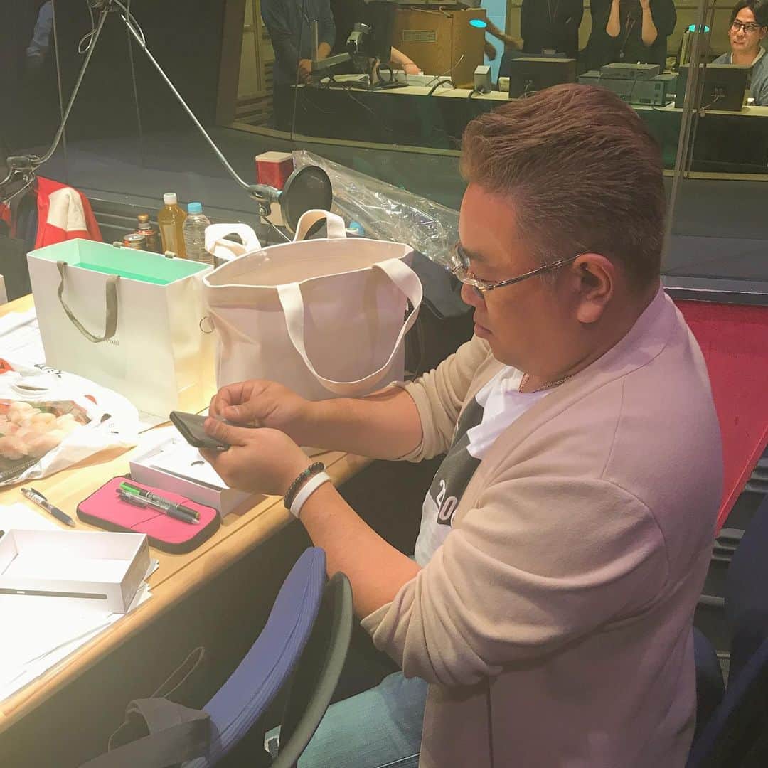 雨宮萌果さんのインスタグラム写真 - (雨宮萌果Instagram)「✨ラジオ番組✨ AM FM全国63局で放送中！ 「サンドウィッチマンの OK Google、ラジオつけて」  ガラホユーザーのサンドウィッチマンのお2人がスマホの Googleアシスタントを使って最新のAI技術を教えてもらう番組です。  radikoで簡単に聴けますよ☃️✨ #Google #radiko #サンドウィッチマン #かじかや卓哉 #わらふじなるお #鬼頭理恵 #ポスターは10年前のもの」12月16日 11時31分 - ame_moe_kichi0630