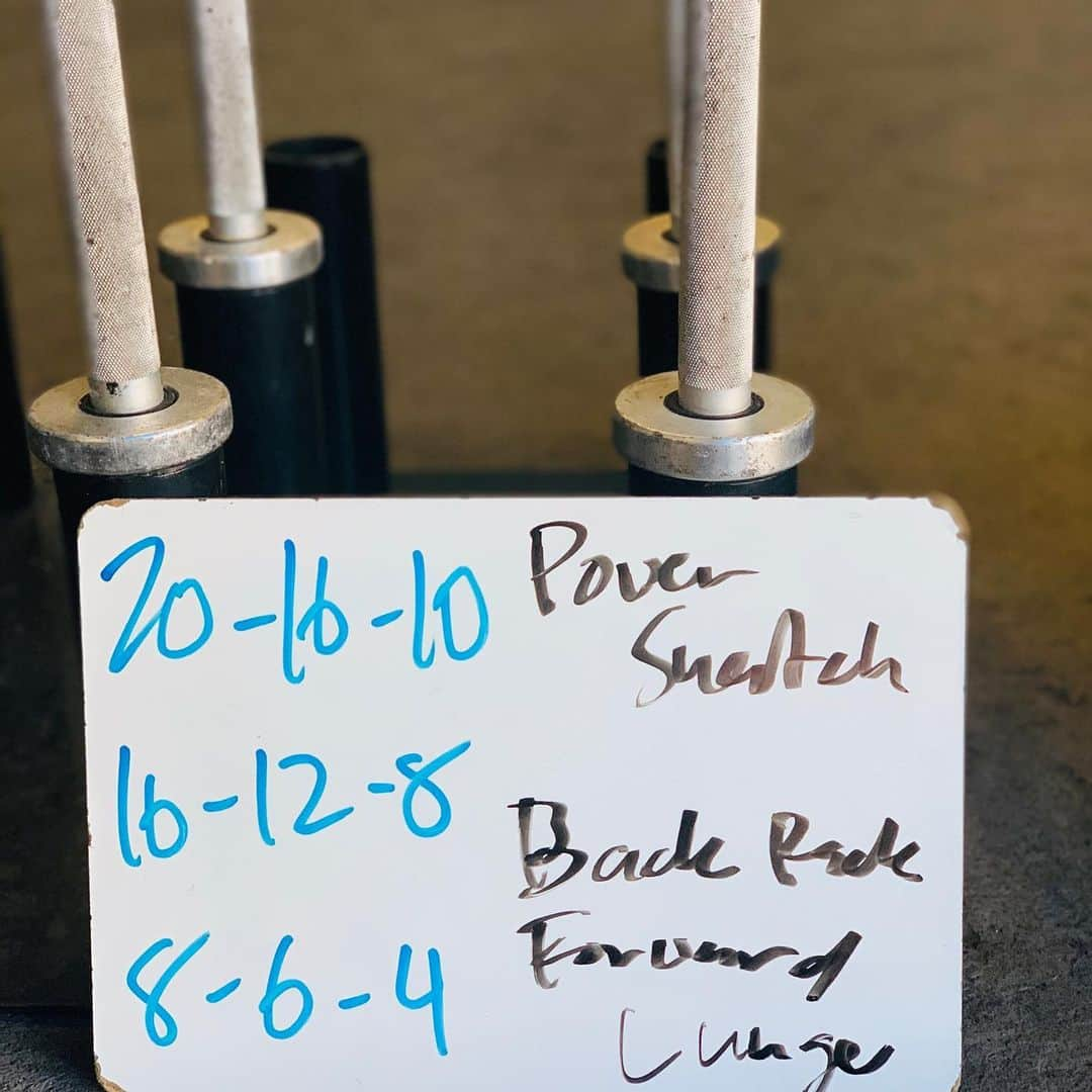 アレックス・ラミレスさんのインスタグラム写真 - (アレックス・ラミレスInstagram)「Today’s workout 🏋️‍♀️ @crossfitkuleana I had a great time!!」12月16日 11時42分 - ramichan3