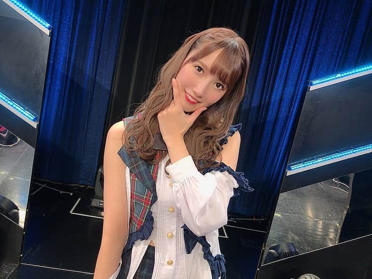 田中菜津美さんのインスタグラム写真 - (田中菜津美Instagram)「改めて。 昨日の公演でHKT48からの卒業を 発表させて頂きました。 . 卒業はずっと前から考えていたけど HKTが大好きで、メンバーのみんなが大好きで ファンのみんなも大好きで、そんな8年間の思いを振り返ってたら寂しくてなかなか踏み出せなかったけど、 自分自身成長するためにもここで踏み出さないととおもい決断しました。 . 今まで卒業していったメンバー、 こんな思いで決断してたんだと 自分の番になって実感しました。 . 『卒業まだ早いんじゃない？』 『もっと頑張れたよ』 色んな声があったけど私はこの答えで 後悔はないです。 . 本当に悔しいこと苦しいこと沢山あったし 報われないことも多くて、、 何度も辞めようと思ったこともあったけど こんなに人に愛されたのは初めてで 今ではぜーんぶ幸せな思い出😊 . 残り1ヶ月もないアイドル生活ですが 最後まで応援よろしくお願いします。 . 田中菜津美」12月16日 11時38分 - natsumitanaka_0810