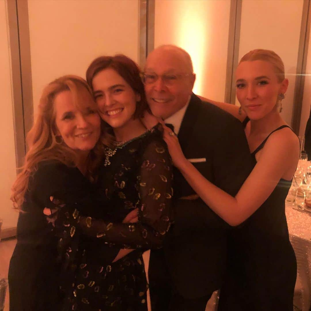 リー・トンプソンさんのインスタグラム写真 - (リー・トンプソンInstagram)「We had such a great night at my niece @sloanejc wedding in #longisland #beautifulbride #bigfun #allthegmasmadeit we love you guys. Family is everything. It’s wonderful to celebrate love. #mazeltov」12月16日 11時39分 - lea_thompson