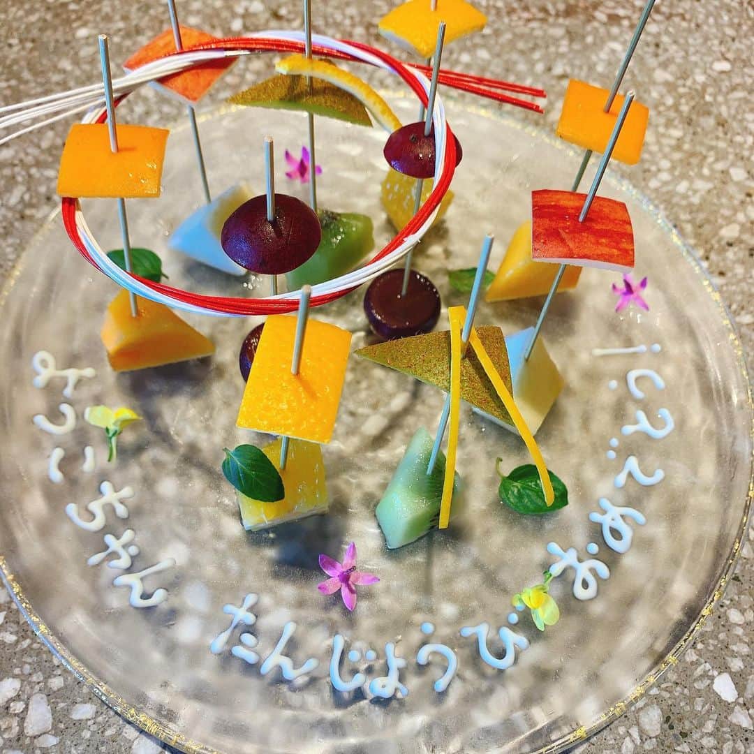 日高大地さんのインスタグラム写真 - (日高大地Instagram)「【宮川町　水廉】﻿ 可愛い重箱に入ったおせち重。﻿ どのお料理も美しく優しいお味😊﻿ BDプレートもサプライズで用意していただいていたのですが、なんと綺麗なこと✨✨﻿ 水引きのお飾りが可愛い😍」12月16日 12時08分 - yoko92hidaka