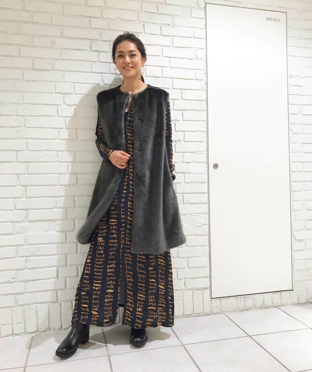 前田典子さんのインスタグラム写真 - (前田典子Instagram)「#番組出演告知 明日、12月17日火曜 #ヒルナンデス #コーデバトル  #オンエアです❣️ この日のファッションは #ワンピース @ottodam_jp #オットダム  #ジレ @stella_ciffin #ステラシフォン @charvi_charite #シャルヴィシャリテ  #ブーツ @freelance_paris #フリーランス  #ピアス #ブレスレット @in_m_o_o_d #インムード #ファッション #fashion #モデル #moeel #マエノリ #前田典子 #アラフィフ #アラフィフファッション」12月16日 12時04分 - maenorichang