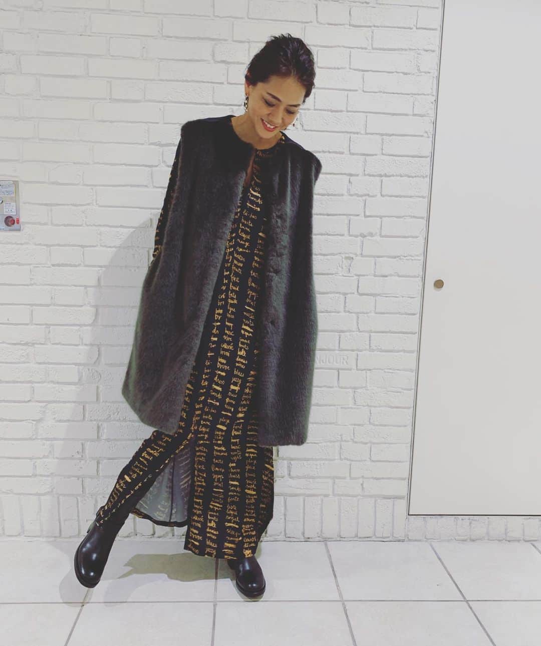 前田典子さんのインスタグラム写真 - (前田典子Instagram)「#番組出演告知 明日、12月17日火曜 #ヒルナンデス #コーデバトル  #オンエアです❣️ この日のファッションは #ワンピース @ottodam_jp #オットダム  #ジレ @stella_ciffin #ステラシフォン @charvi_charite #シャルヴィシャリテ  #ブーツ @freelance_paris #フリーランス  #ピアス #ブレスレット @in_m_o_o_d #インムード #ファッション #fashion #モデル #moeel #マエノリ #前田典子 #アラフィフ #アラフィフファッション」12月16日 12時04分 - maenorichang