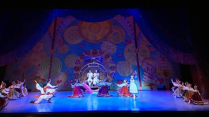 のインスタグラム：「The Russian dance from tonight’s performance! Thank you @balletfrontier for this great opportunity of dancing w beautiful live orchestra. . . 🎥 @marlen_alimanov . #ballet #art #nutcracker #classical #music #live #バレエ #ダンス #アート #芸術」
