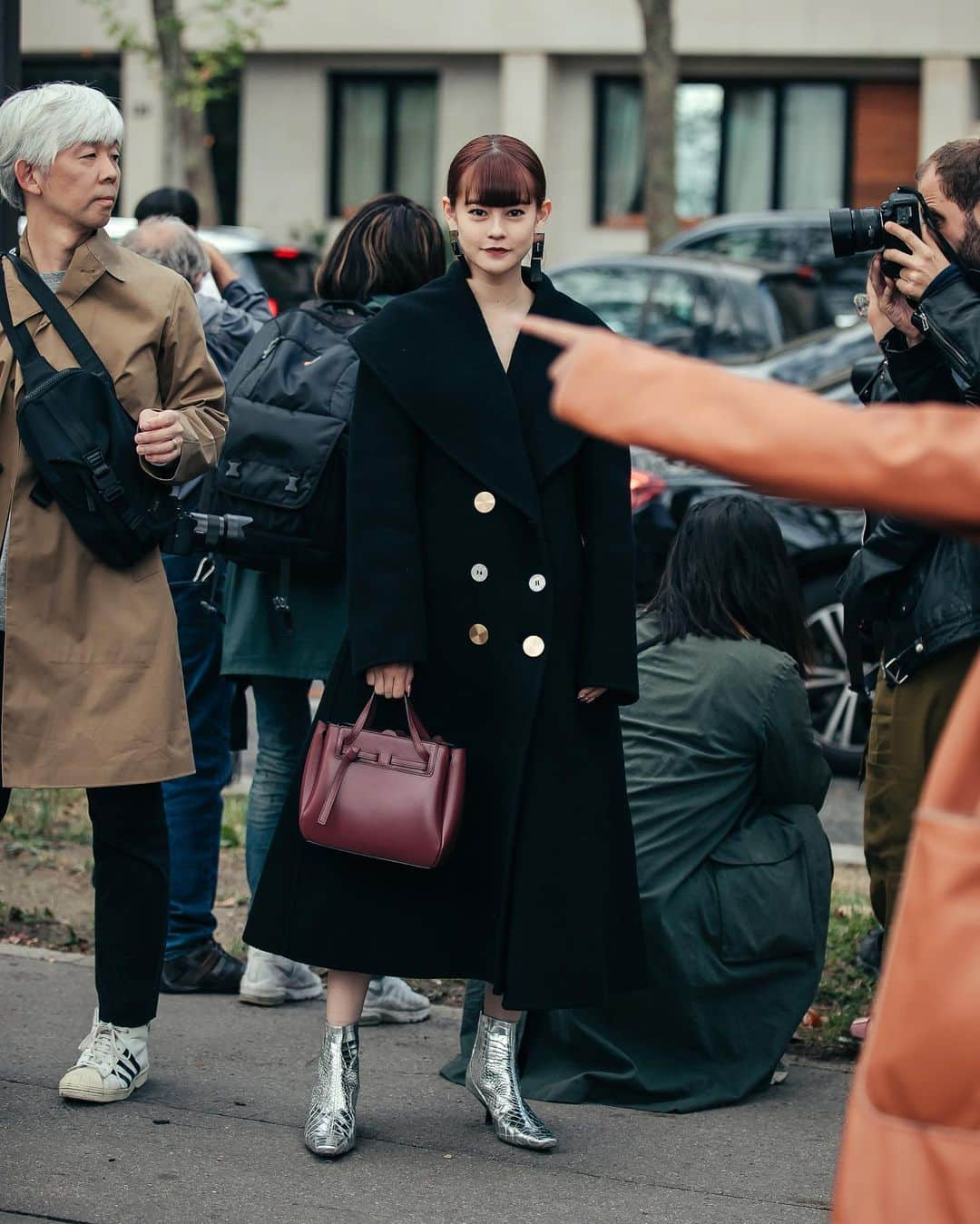 가로수길 , Seoulさんのインスタグラム写真 - (가로수길 , SeoulInstagram)「Paris Fashion Week 📸📸 @jaylim1  되돌아보는 파리패션위크 곧이다곧 . . #写真  #instafashion #파리 #東京 #서울패션위크 #sfw #오오티디 #nyc #koreafashion #패션그램 #womenswear #nyfw #데일리그램 #outfit #ootd #street #streetfashion #streetphoto #가로수길 #이태원 #사진 #스트릿패션 #모델 #wiwt #nyfw #pfw」12月16日 13時01分 - jaylim1