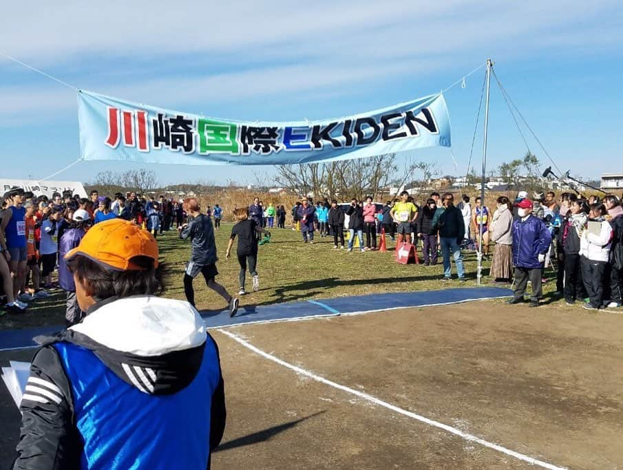 佐野千晃さんのインスタグラム写真 - (佐野千晃Instagram)「昨日は "川崎国際EKIDEN" でした！！﻿ ﻿ 第2回目なのにレベル高過ぎるし、ランスマの撮影入ってて著名人たくさんいたし、なんですかこの大会は。笑﻿ ﻿ 10.95km→3km→8.05km→8.05km→3km→5km→5kmの42.195kmの駅伝🎽﻿ ﻿ 今回もハリーさん率いるLOSPA駅伝チームにお邪魔させていただきました！﻿ ﻿ 3時間切りとゆー目標、みんなのおかげで達成する事が出来ました😫﻿ お荷物ごめんなさい、、﻿ ﻿ ランって本当にやったらやった分だけ、やらなかったらやらなかった分だけ結果として現れる。﻿ ﻿ 怪我せず、無理し過ぎず、メンタル共々ちゃんとやっていかないと、、、って焦らされる大会になりました( ´_ゝ`)←﻿ ﻿ #run #running #marathon #フルマラソン #マラソン #マラソン女子 #人生自由自在 #走る女子 #ファッション #ウェア #楽しく走る #ランニング #ジョギング #チーム #駅伝 #楽しい #仲間」12月16日 13時11分 - sanochiaki810