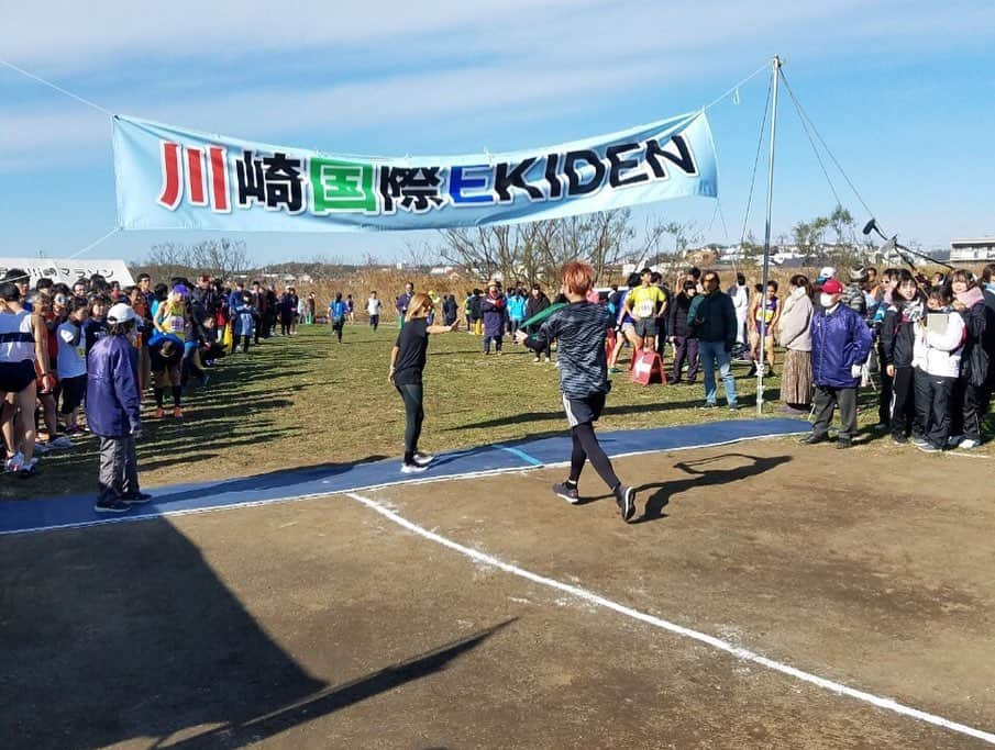 佐野千晃さんのインスタグラム写真 - (佐野千晃Instagram)「昨日は "川崎国際EKIDEN" でした！！﻿ ﻿ 第2回目なのにレベル高過ぎるし、ランスマの撮影入ってて著名人たくさんいたし、なんですかこの大会は。笑﻿ ﻿ 10.95km→3km→8.05km→8.05km→3km→5km→5kmの42.195kmの駅伝🎽﻿ ﻿ 今回もハリーさん率いるLOSPA駅伝チームにお邪魔させていただきました！﻿ ﻿ 3時間切りとゆー目標、みんなのおかげで達成する事が出来ました😫﻿ お荷物ごめんなさい、、﻿ ﻿ ランって本当にやったらやった分だけ、やらなかったらやらなかった分だけ結果として現れる。﻿ ﻿ 怪我せず、無理し過ぎず、メンタル共々ちゃんとやっていかないと、、、って焦らされる大会になりました( ´_ゝ`)←﻿ ﻿ #run #running #marathon #フルマラソン #マラソン #マラソン女子 #人生自由自在 #走る女子 #ファッション #ウェア #楽しく走る #ランニング #ジョギング #チーム #駅伝 #楽しい #仲間」12月16日 13時11分 - sanochiaki810