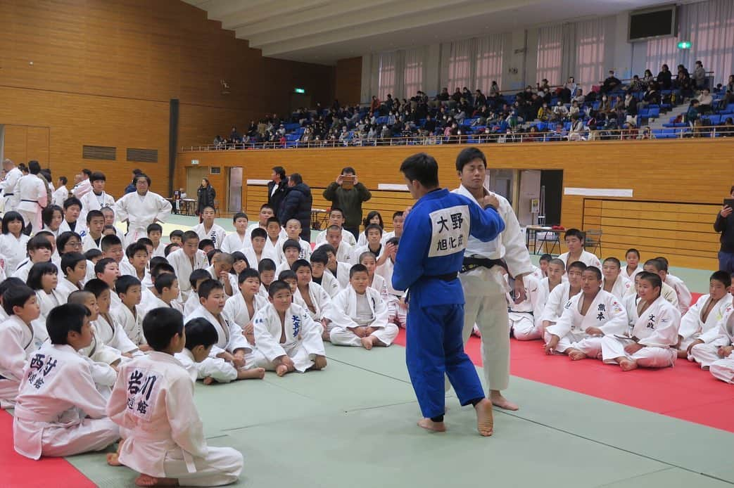 大野将平さんのインスタグラム写真 - (大野将平Instagram)「旭化成柔道部として熊本県で柔道教室を行いました！ 部員全員で初めてやりましたが、全国各地で継続して開催できれば！ オファーお待ちしております！ #旭化成#柔道部#昨日まで世界になかったものを#イヒ#熊本#asahikasei#judo」12月16日 13時11分 - ono0203