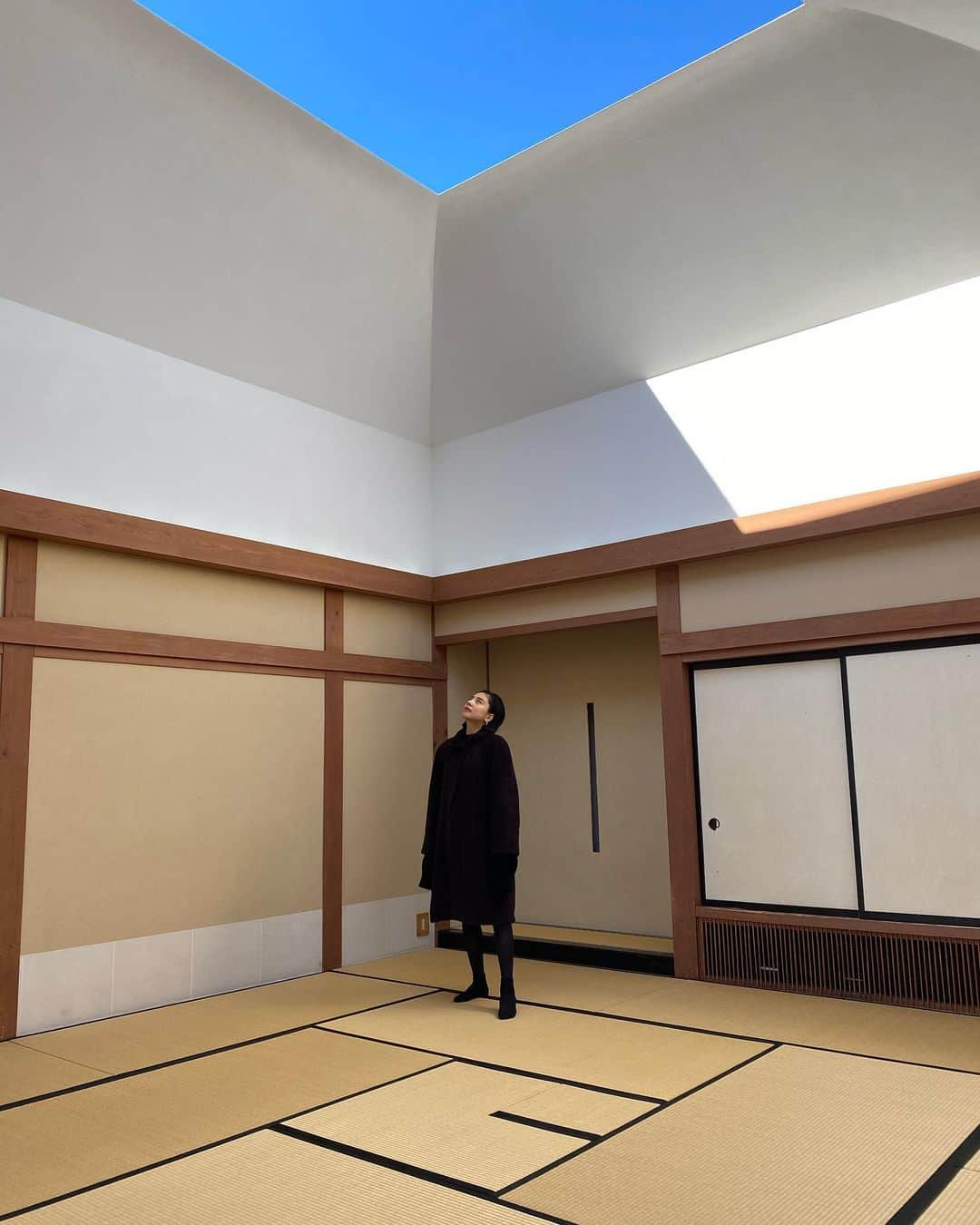 ラブリさんのインスタグラム写真 - (ラブリInstagram)「本日のタレルの作品 #光の館 #越後湯沢 #JamesTurrell」12月16日 13時35分 - loveli_official