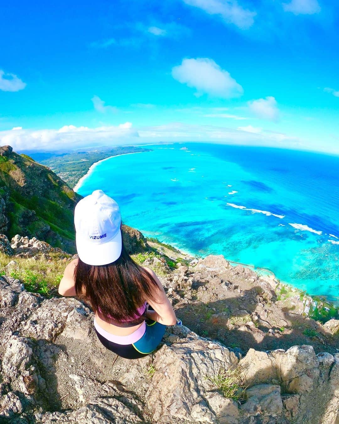 吉田セイラのインスタグラム：「感動しました🥺  #hawaii #niceview #goodwather #happy #goodvibesonly #hiking #hawaiitaro Photo by @hawaiitaro #vizume」